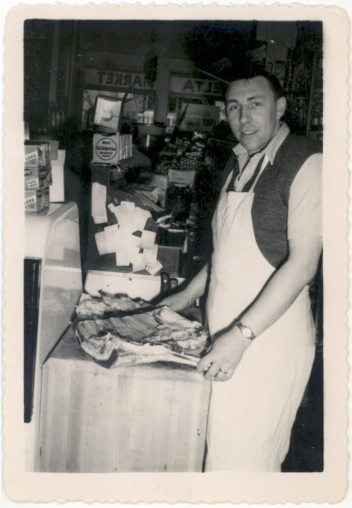 1954-boris-at-his-grocery-store-in-washington-dc